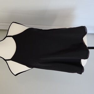 Lululemon black loose fitting cropped tank, size 6